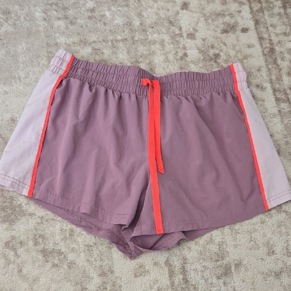 Fabletics Purple Athletic Shorts Lightweight Breathable Size Small - Picture 1 of 3